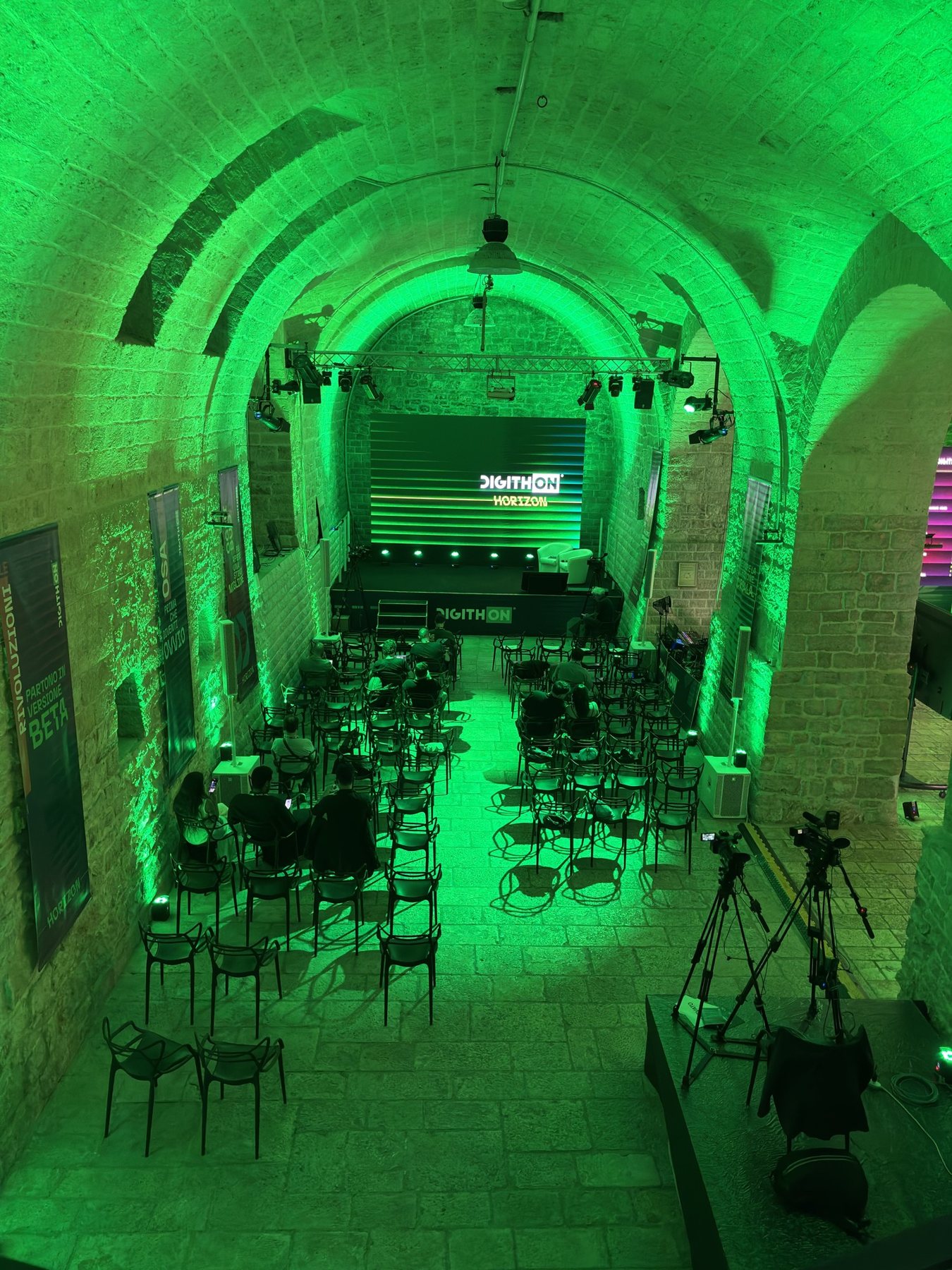 La sala voltata delle Vecchie Segherie illuminata in verde